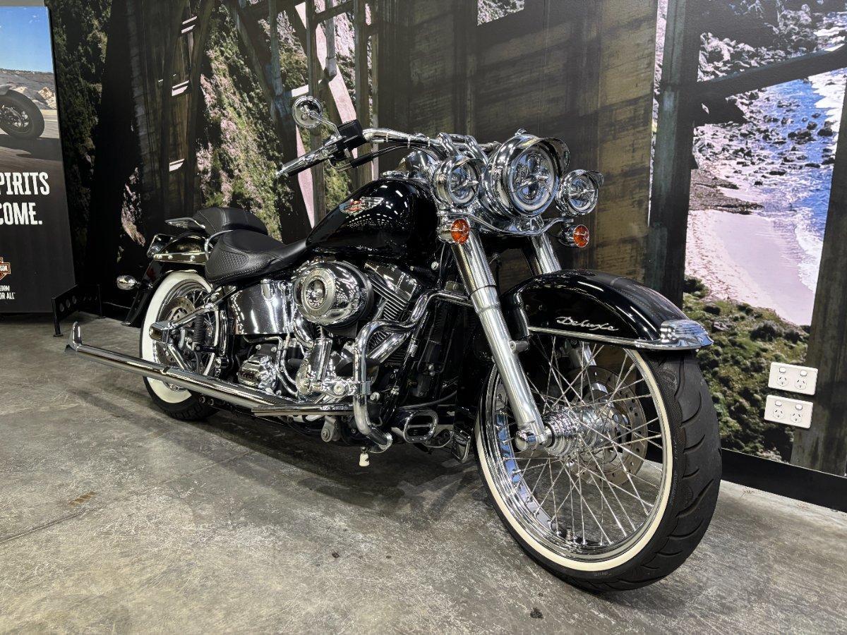 2011 HARLEY-DAVIDSON FLSTN SOFTAIL DELUXE CRUISER