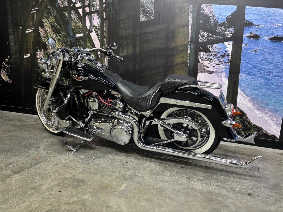 2011 HARLEY-DAVIDSON FLSTN SOFTAIL DELUXE CRUISER