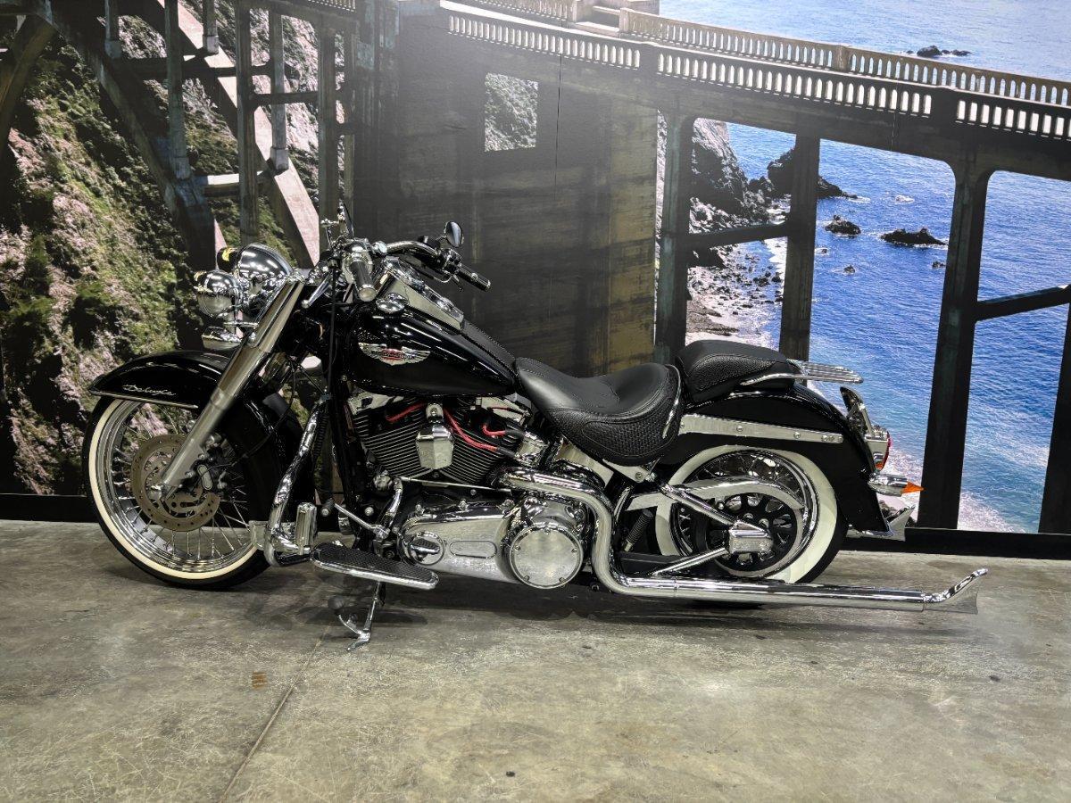 2011 HARLEY-DAVIDSON FLSTN SOFTAIL DELUXE CRUISER