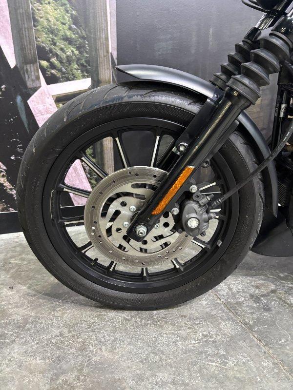 2010 HARLEY-DAVIDSON XL883N IRON 883 CRUISER
