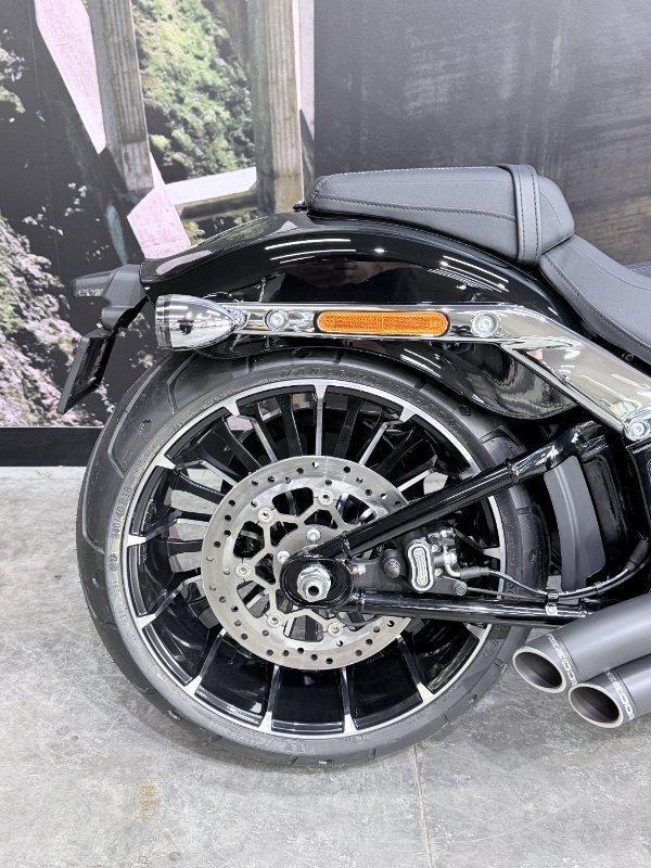 2026 HARLEY-DAVIDSON FXBR BREAKOUT (117) CRUISER