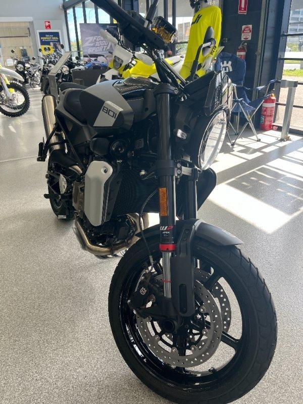 2024 HUSQVARNA SVARTPILEN 801 ROAD