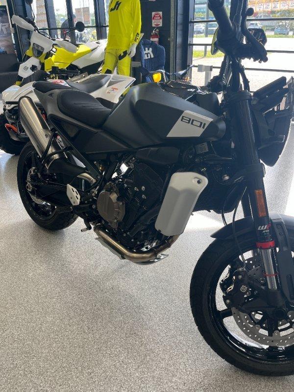 2024 HUSQVARNA SVARTPILEN 801 ROAD