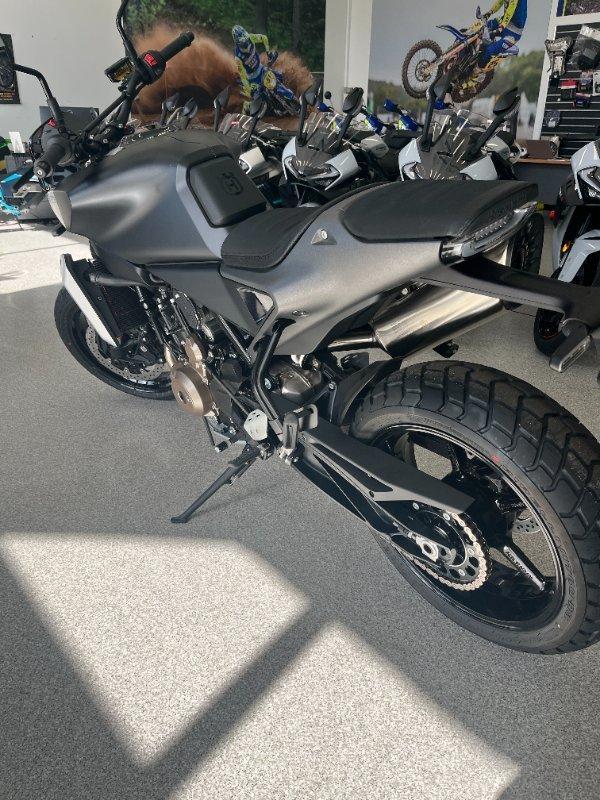 2024 HUSQVARNA SVARTPILEN 801 ROAD