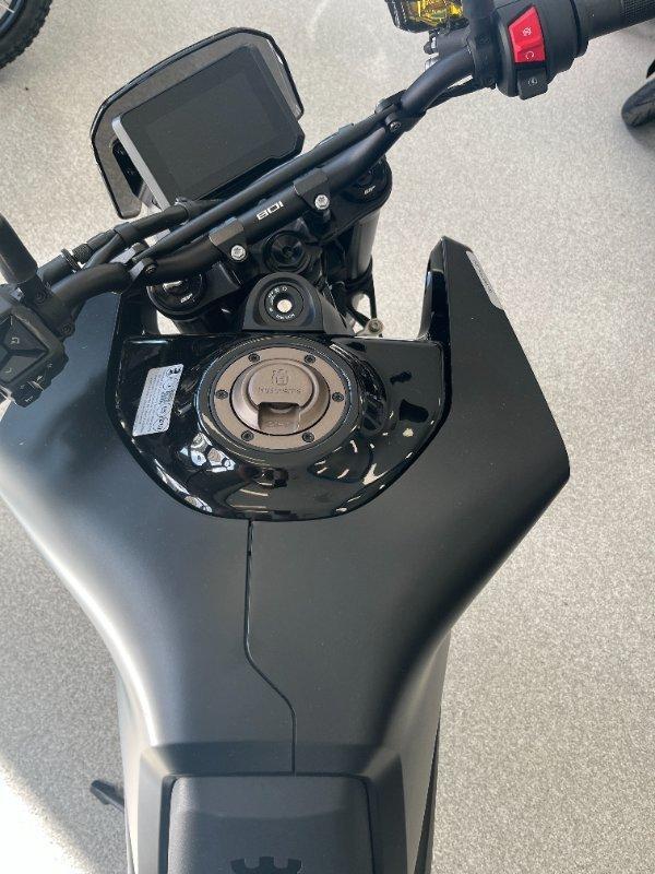 2024 HUSQVARNA SVARTPILEN 801 ROAD