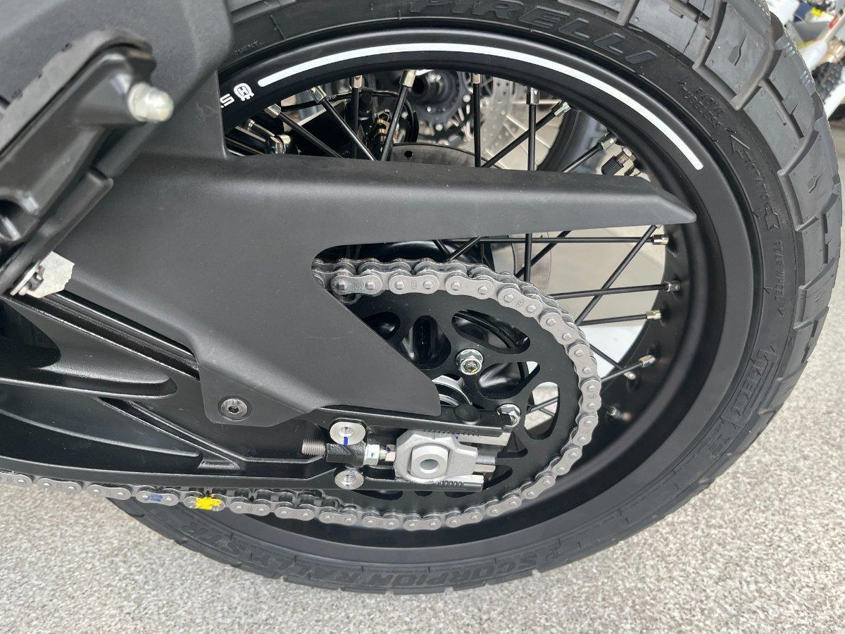 2025 HUSQVARNA SVARTPILEN 401 ROAD