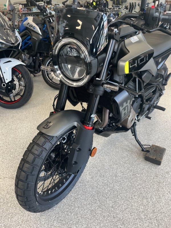 2025 HUSQVARNA SVARTPILEN 401 ROAD