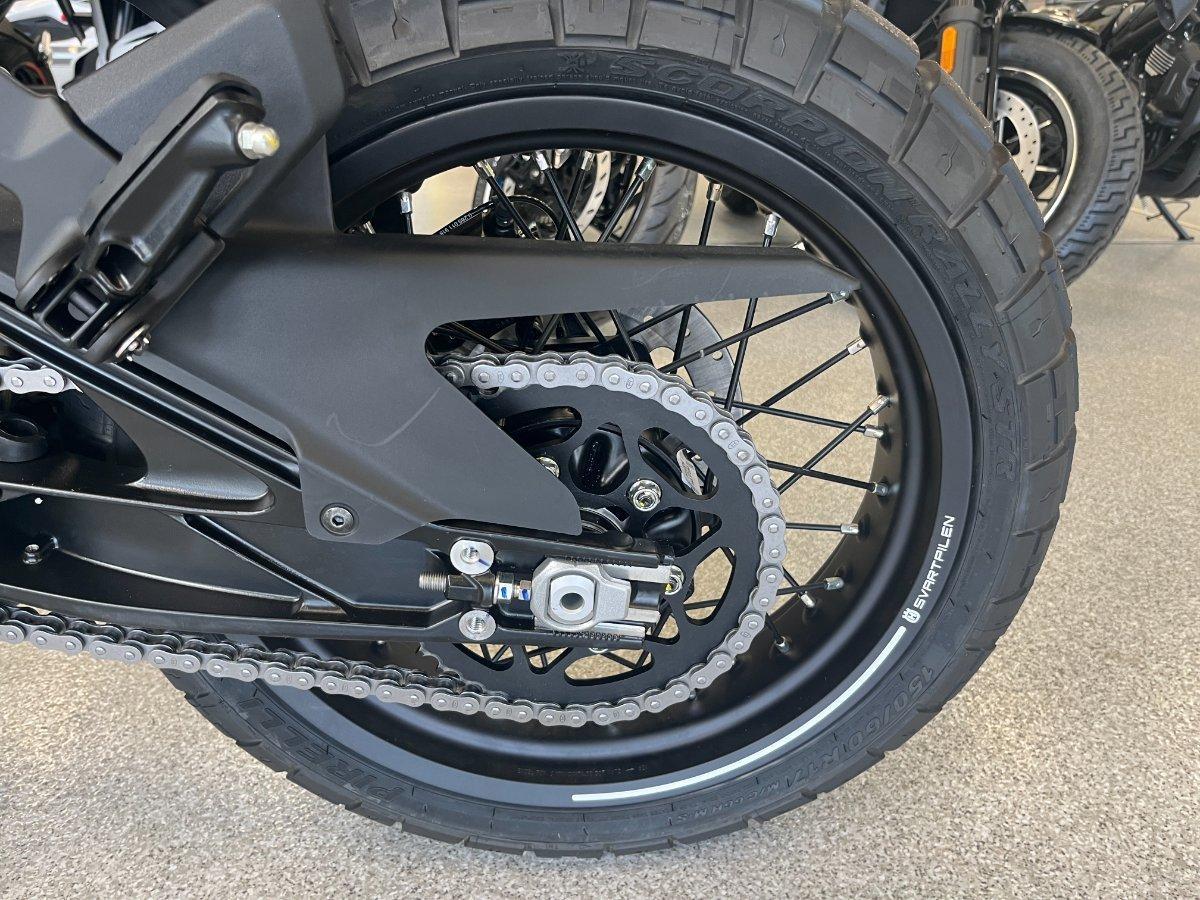 2025 HUSQVARNA SVARTPILEN 401 ROAD