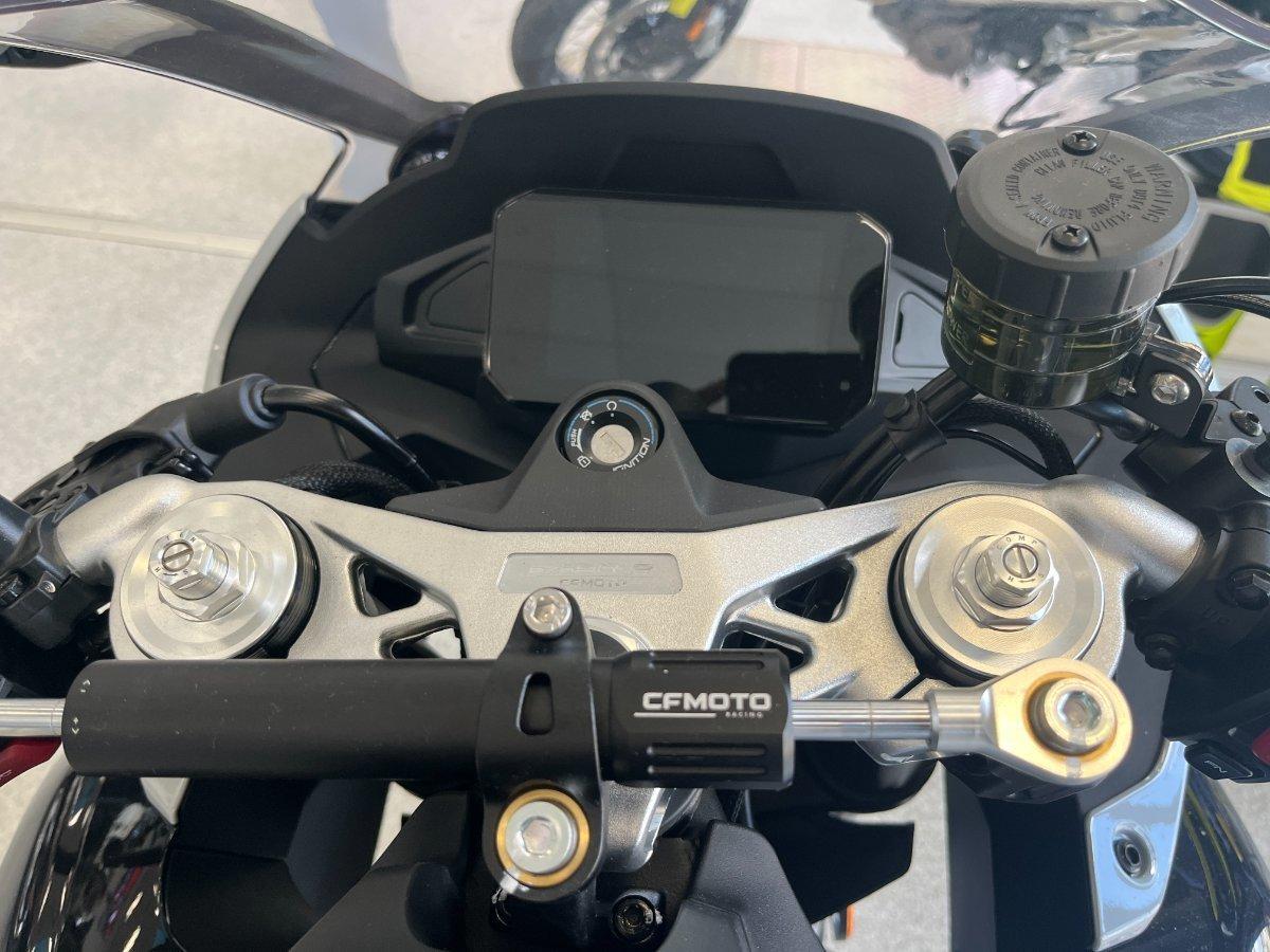 2025 CF MOTO 675 SR-R SPORTS
