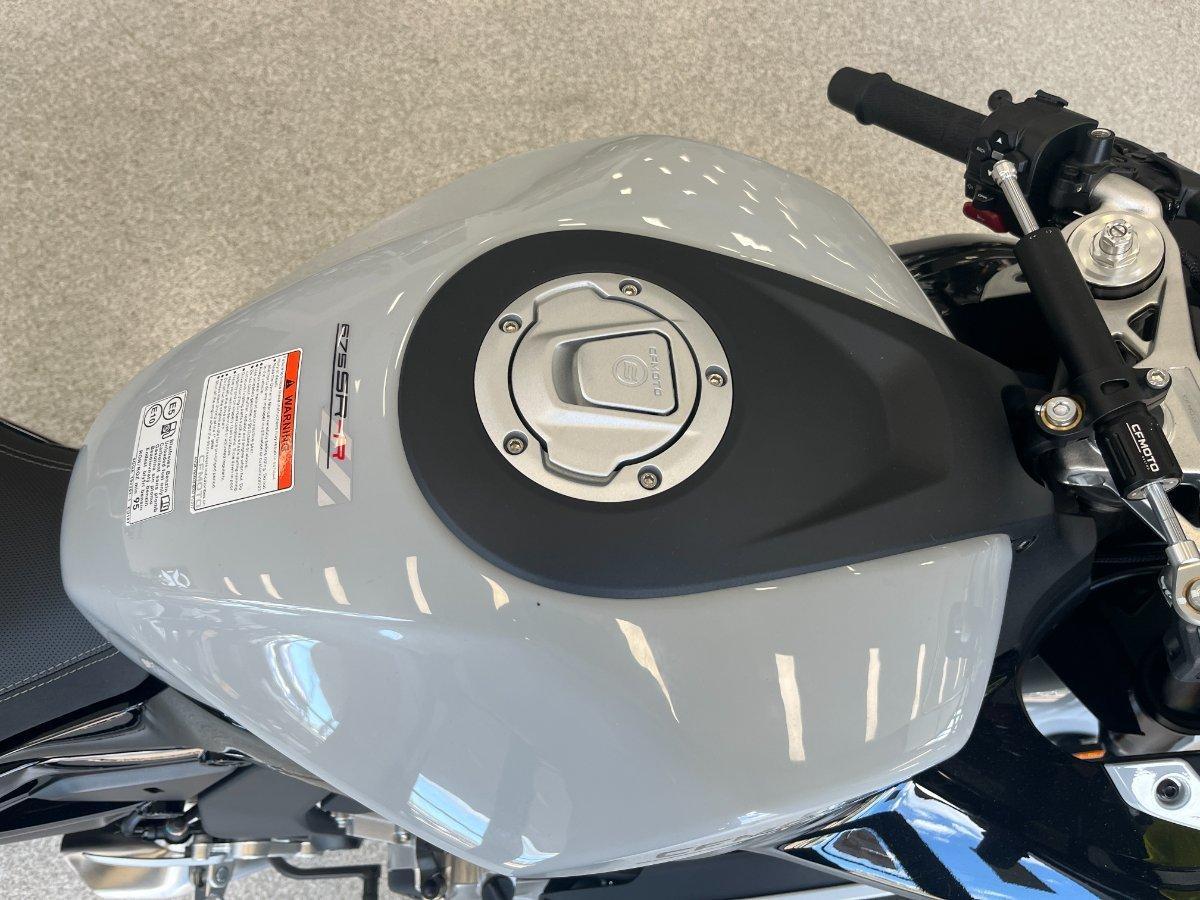 2025 CF MOTO 675 SR-R SPORTS
