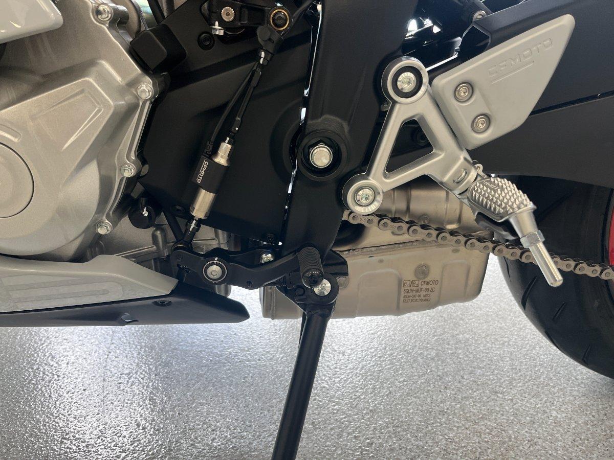 2025 CF MOTO 675 SR-R SPORTS