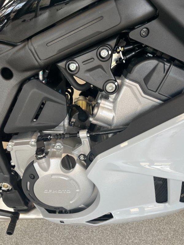 2025 CF MOTO 675 SR-R SPORTS