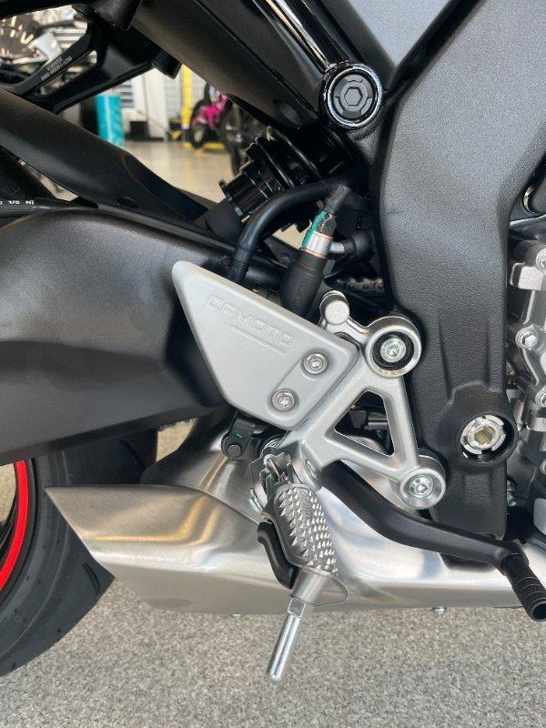 2025 CF MOTO 675 SR-R SPORTS