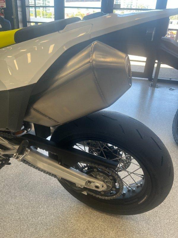 2025 HUSQVARNA 701 SUPERMOTO SUPERMOTARD