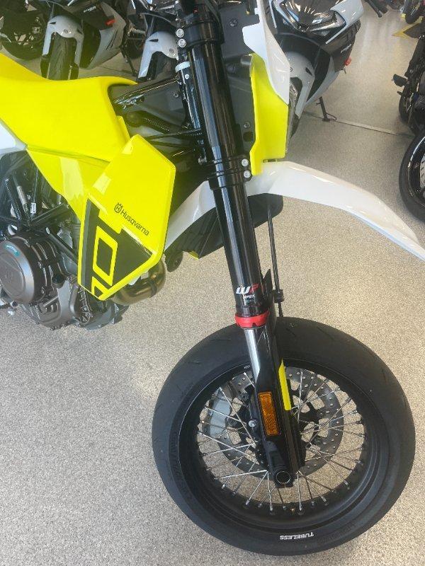 2025 HUSQVARNA 701 SUPERMOTO SUPERMOTARD