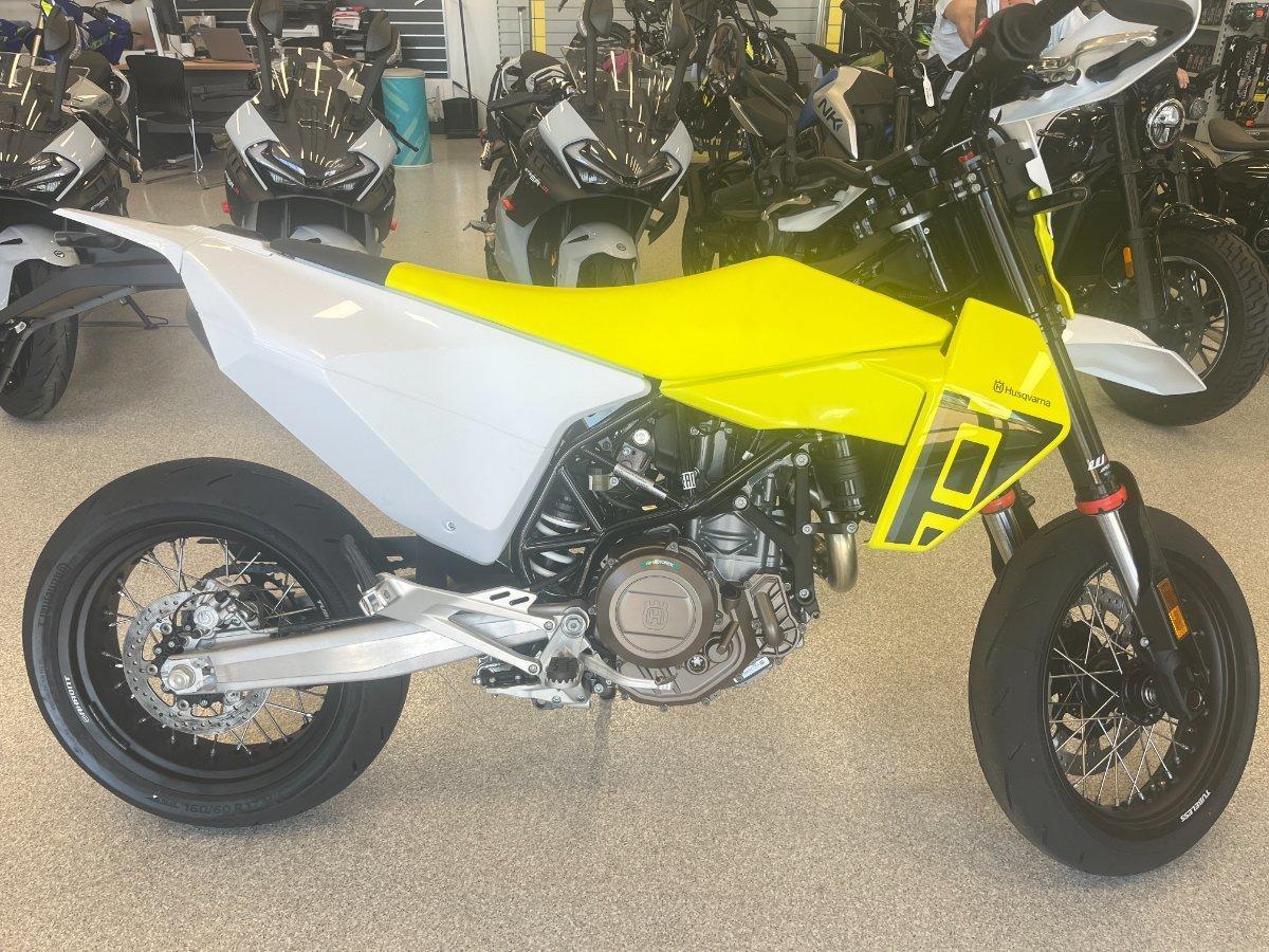 2025 HUSQVARNA 701 SUPERMOTO SUPERMOTARD
