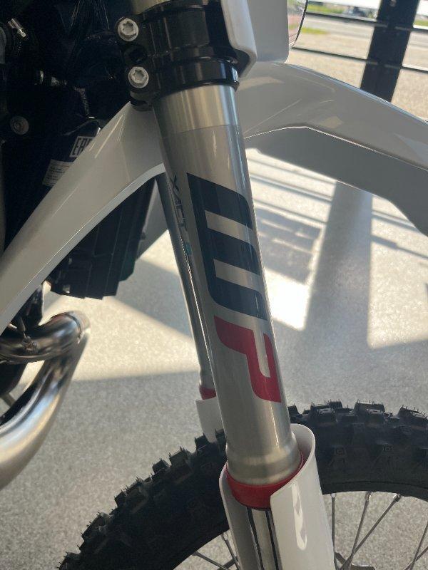 2026 HUSQVARNA TE300 ENDURO