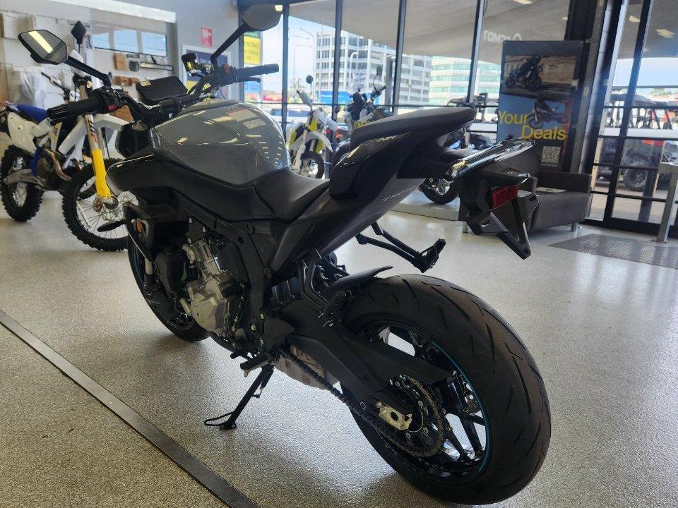 2026 CFMOTO 675 NK ROAD