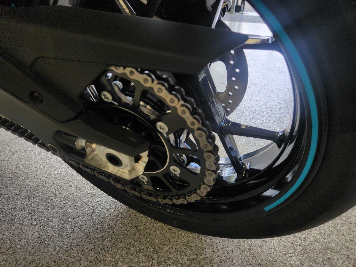 2026 CFMOTO 675 NK ROAD