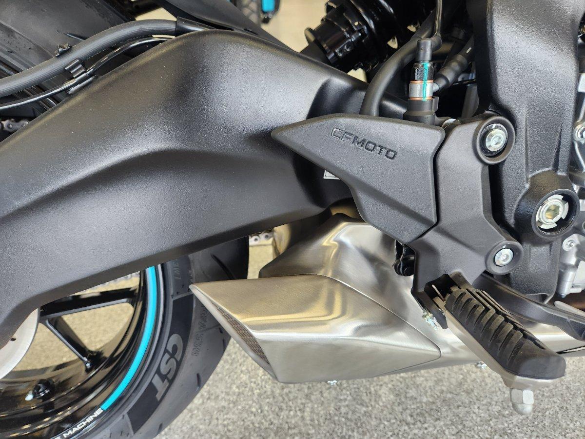 2026 CFMOTO 675 NK ROAD