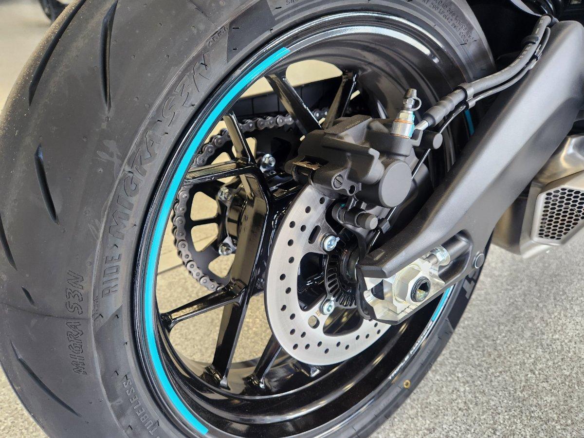 2026 CFMOTO 675 NK ROAD