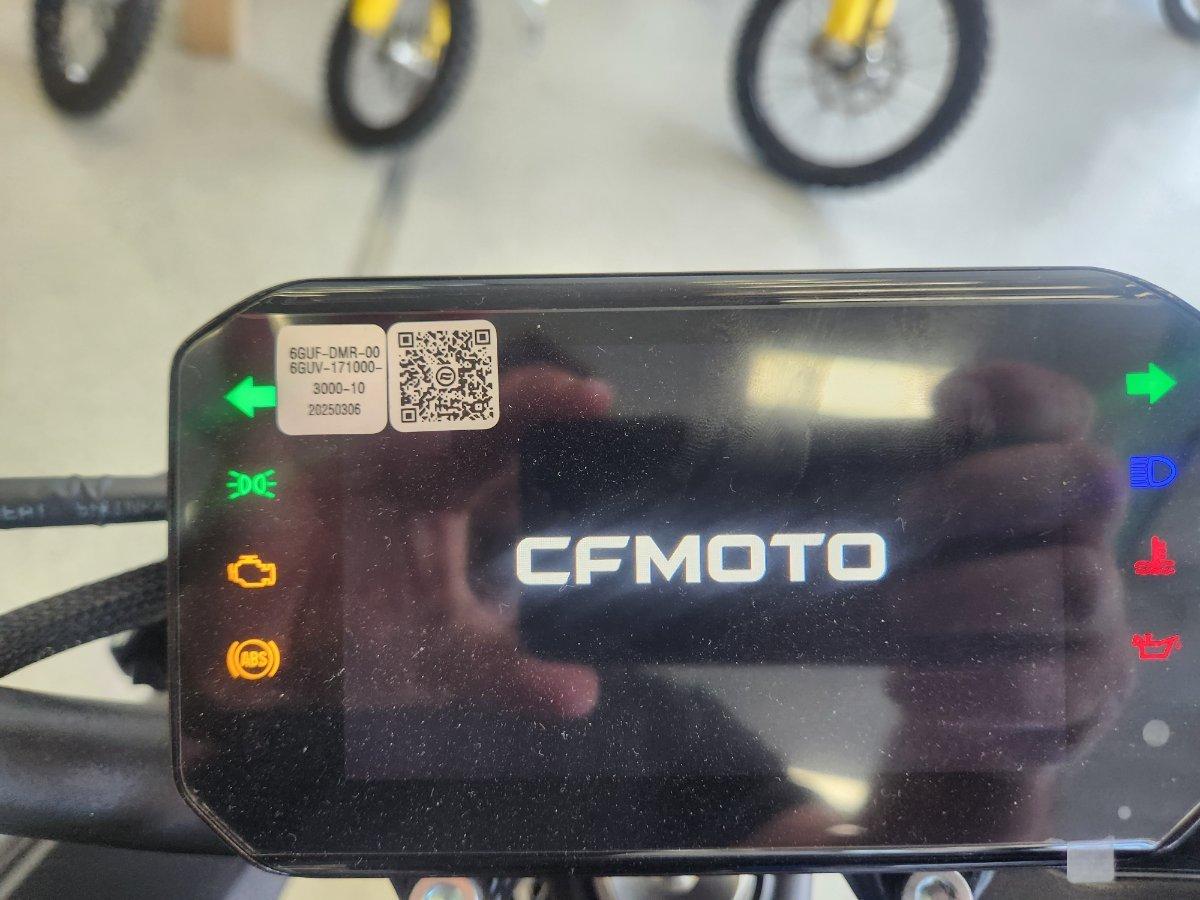 2026 CFMOTO 675 NK ROAD