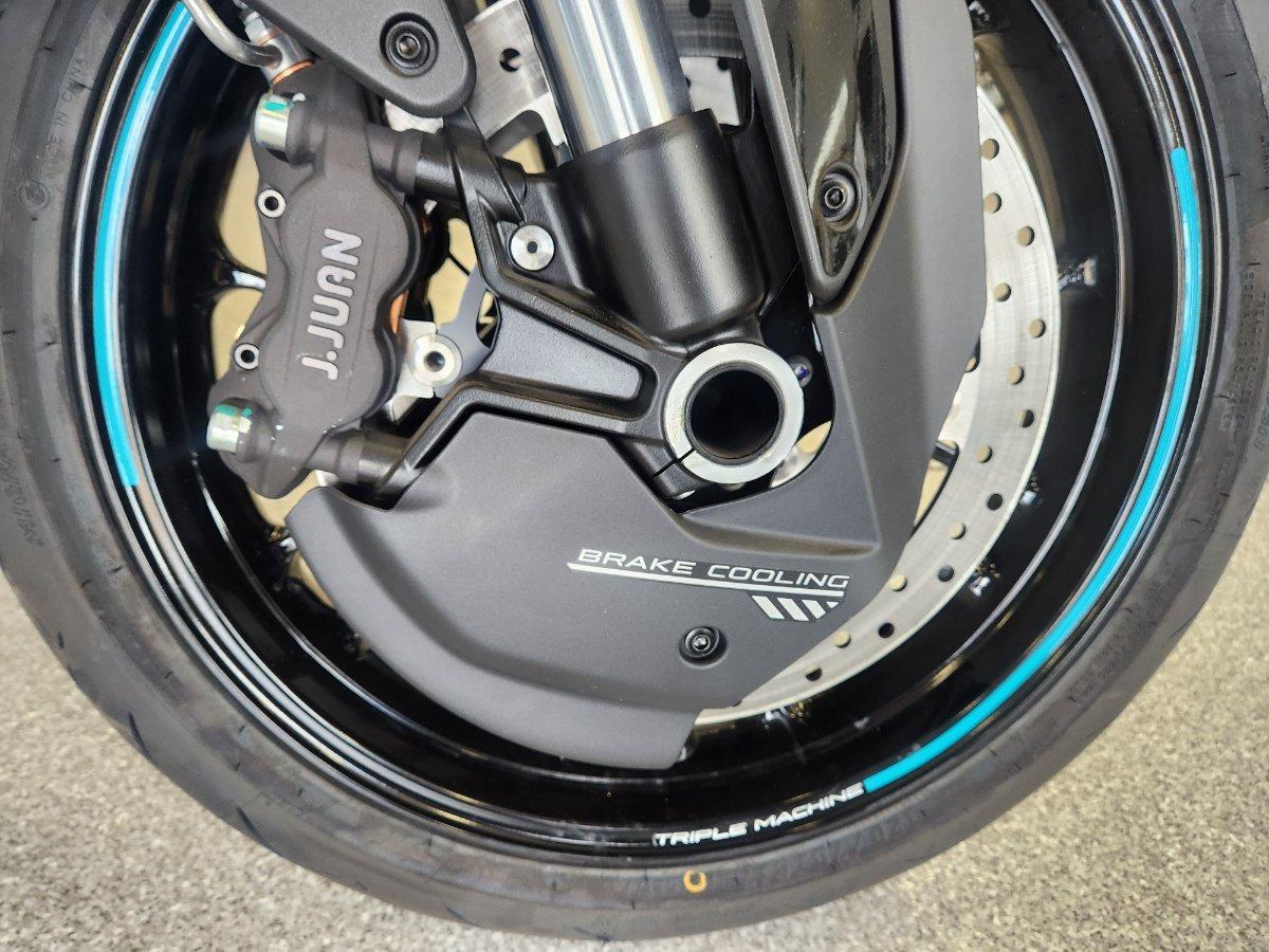 2026 CFMOTO 675 NK ROAD