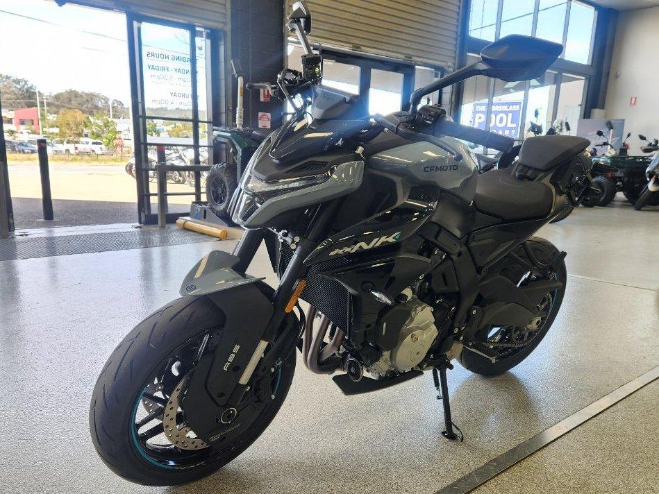 2026 CFMOTO 675 NK ROAD