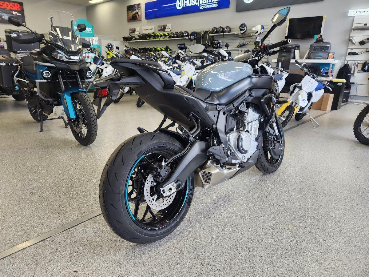 2026 CFMOTO 675 NK ROAD