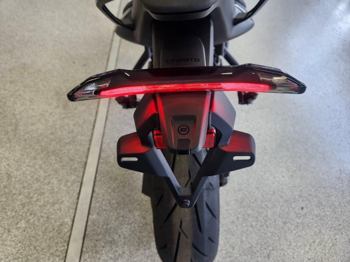2026 CFMOTO 675 NK ROAD