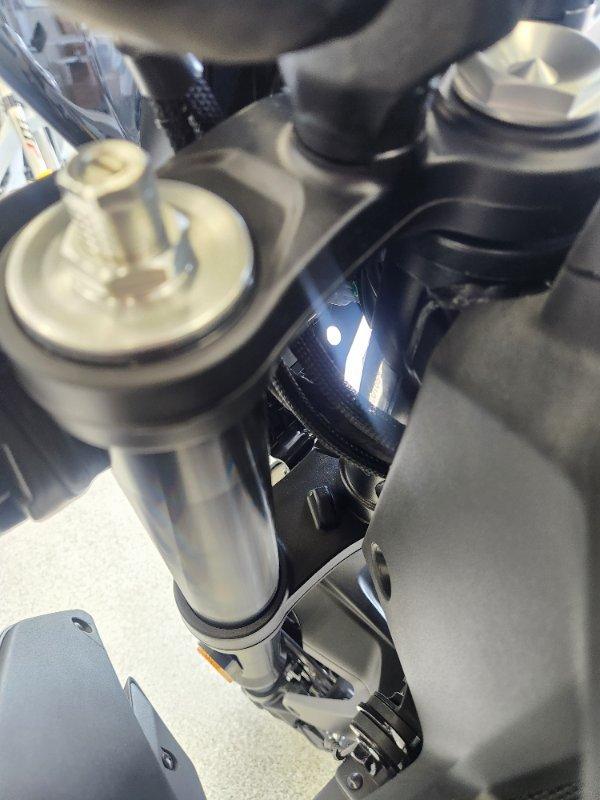 2026 CFMOTO 675 NK ROAD
