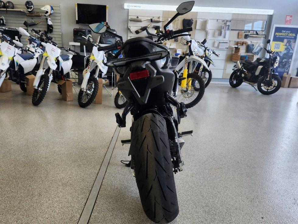 2026 CFMOTO 675 NK ROAD