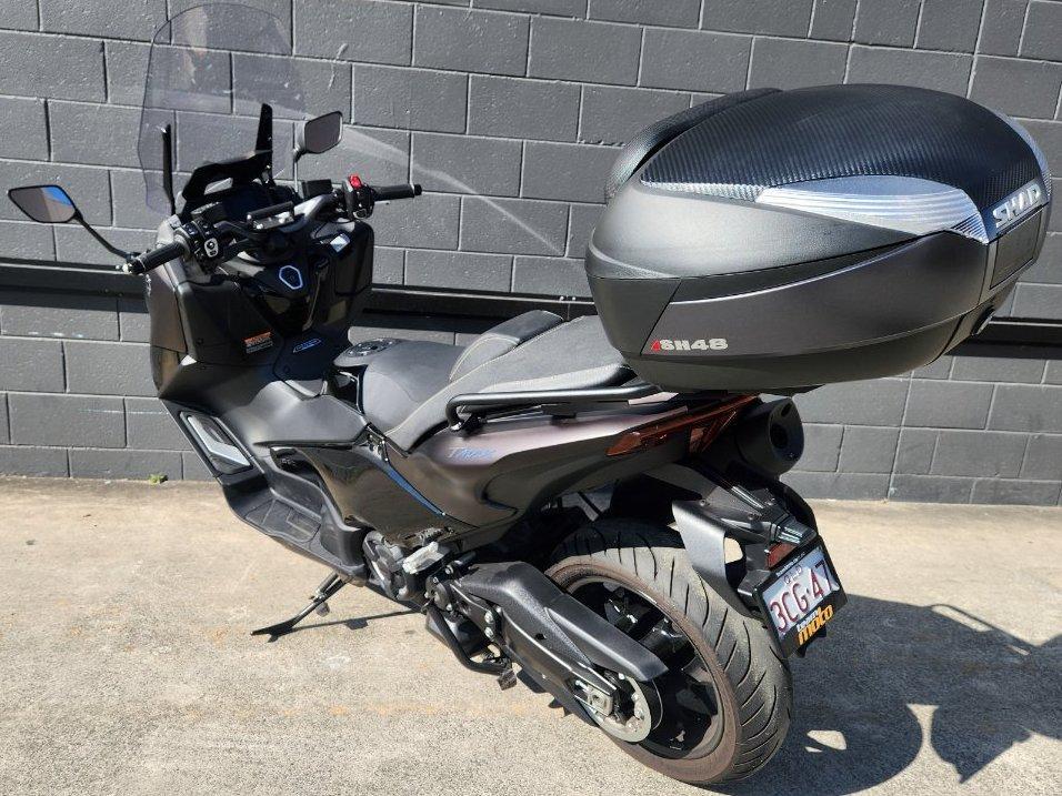 2024 YAMAHA TMAX 560 (ABS) SCOOTER