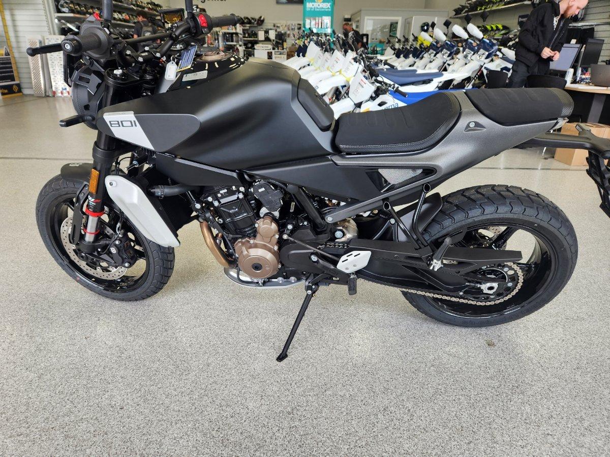 2025 HUSQVARNA SVARTPILEN 801 ROAD