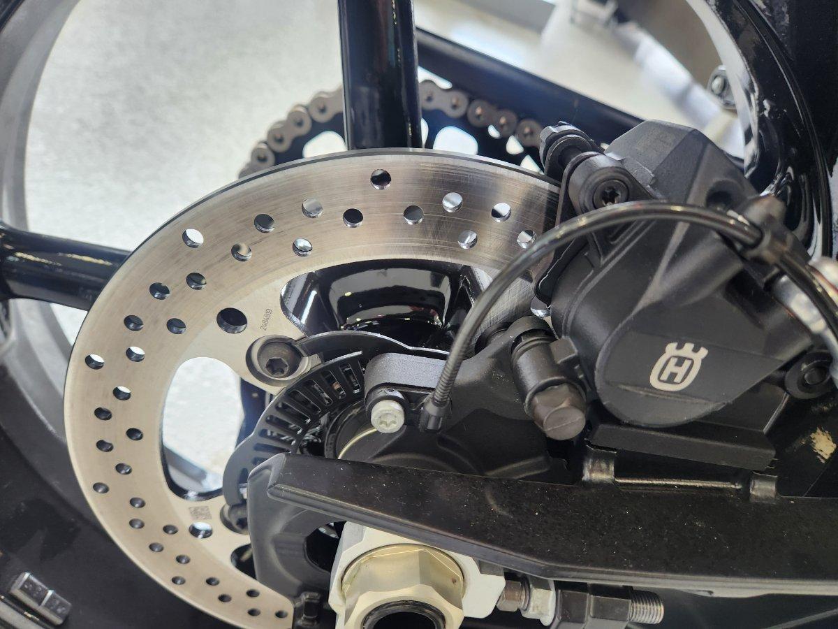 2025 HUSQVARNA SVARTPILEN 801 ROAD