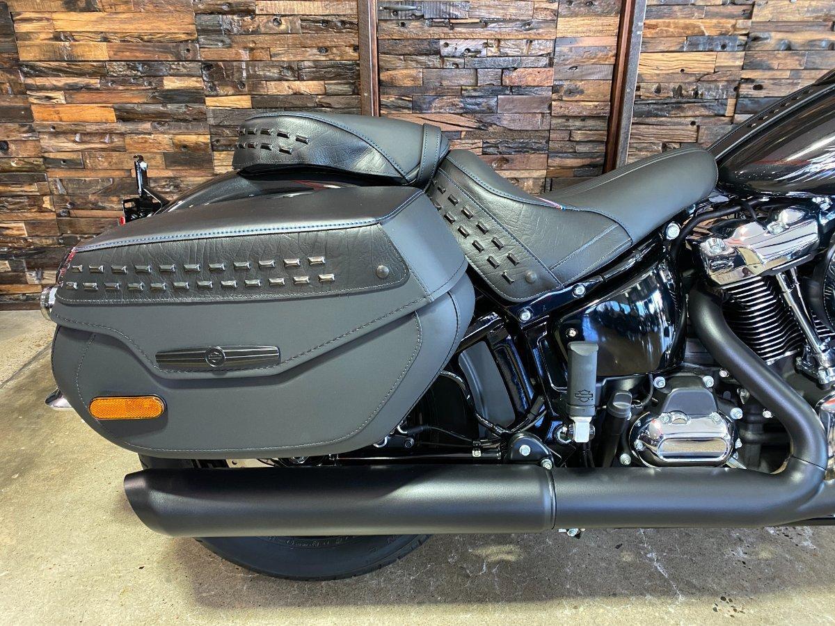 2026 HARLEY-DAVIDSON FLHC HERITAGE CLASSIC (117) CRUISER