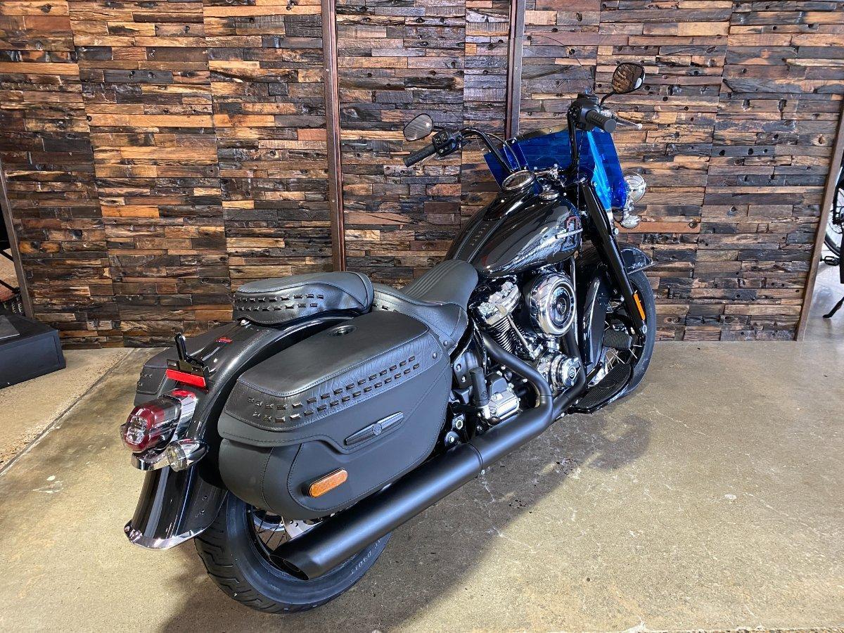 2026 HARLEY-DAVIDSON FLHC HERITAGE CLASSIC (117) CRUISER