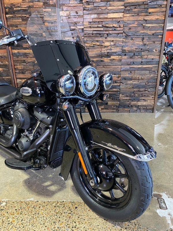 2022 HARLEY-DAVIDSON FLHCS HERITAGE CLASSIC 114 CRUISER