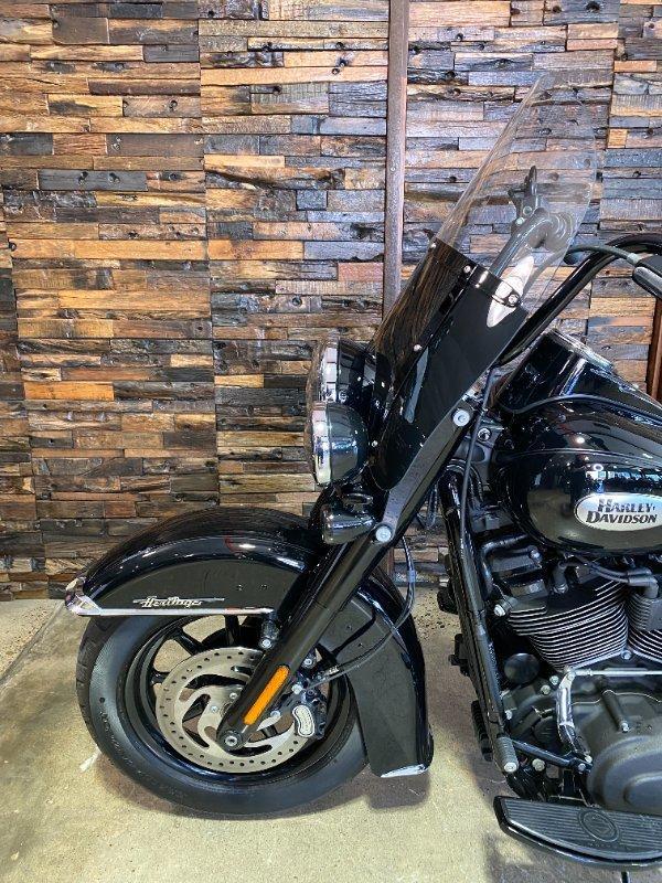 2022 HARLEY-DAVIDSON FLHCS HERITAGE CLASSIC 114 CRUISER