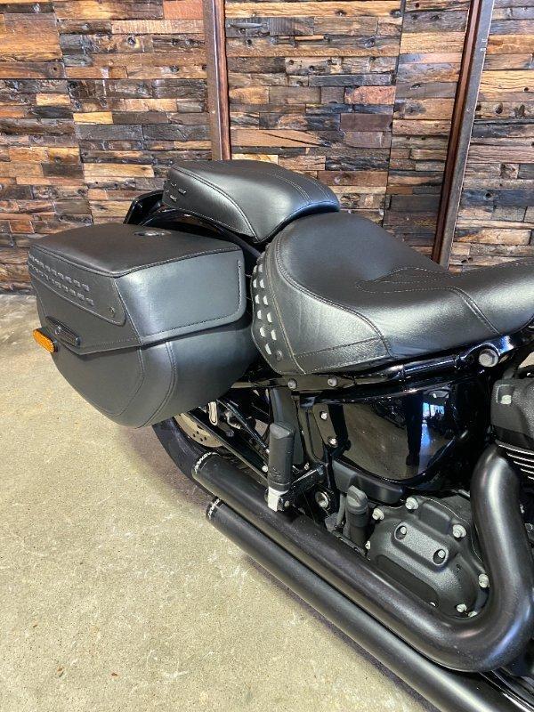 2022 HARLEY-DAVIDSON FLHCS HERITAGE CLASSIC 114 CRUISER