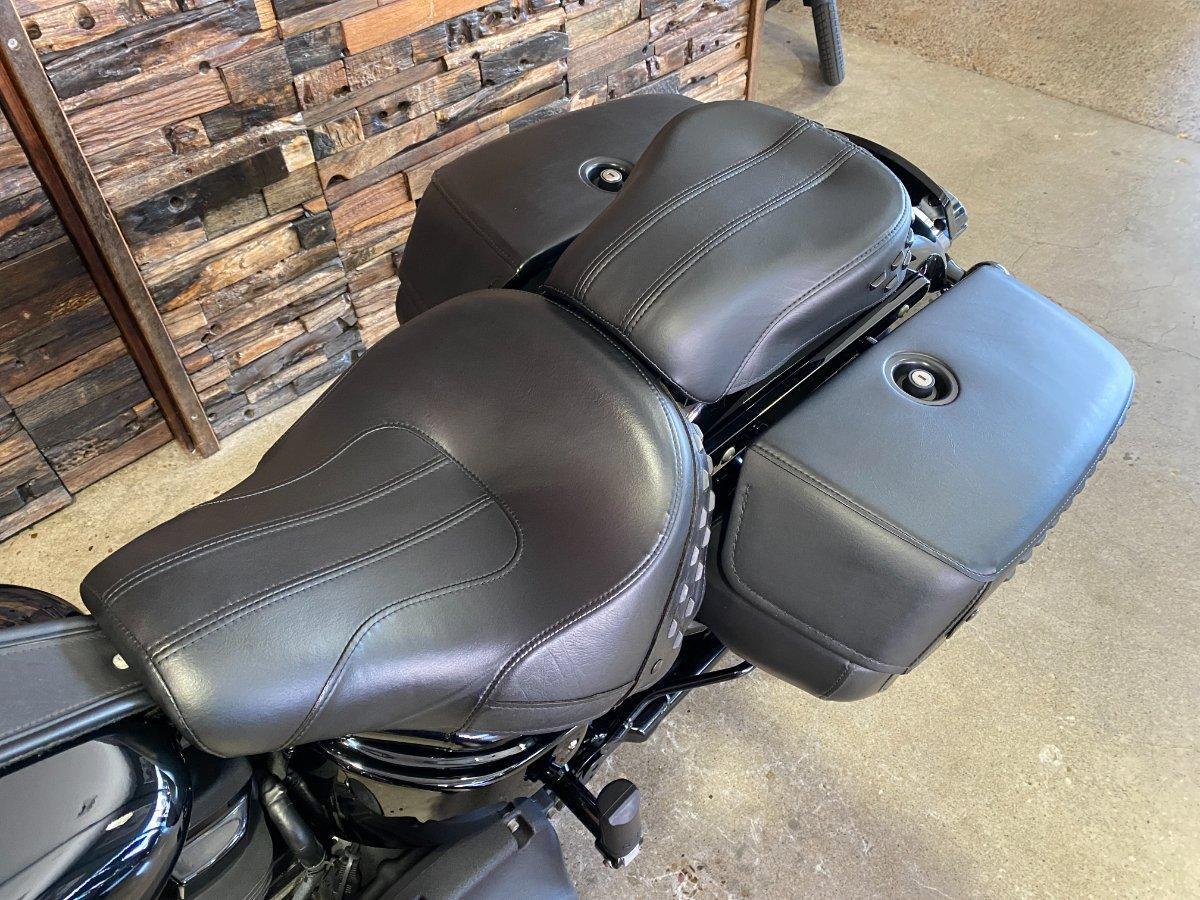 2022 HARLEY-DAVIDSON FLHCS HERITAGE CLASSIC 114 CRUISER
