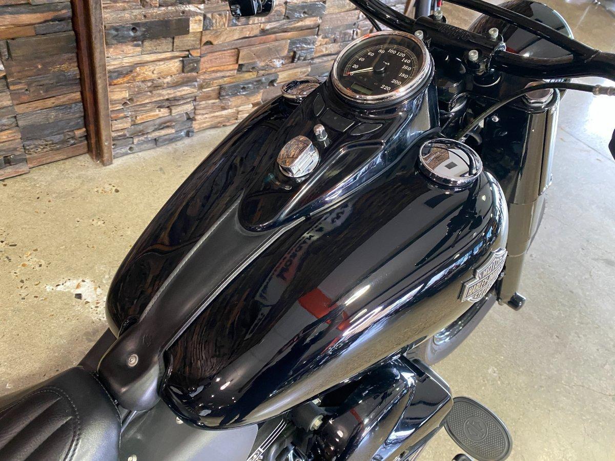 2017 HARLEY-DAVIDSON FLSS SOFTAIL SLIM S CRUISER