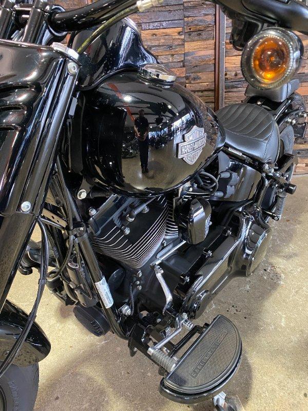 2017 HARLEY-DAVIDSON FLSS SOFTAIL SLIM S CRUISER