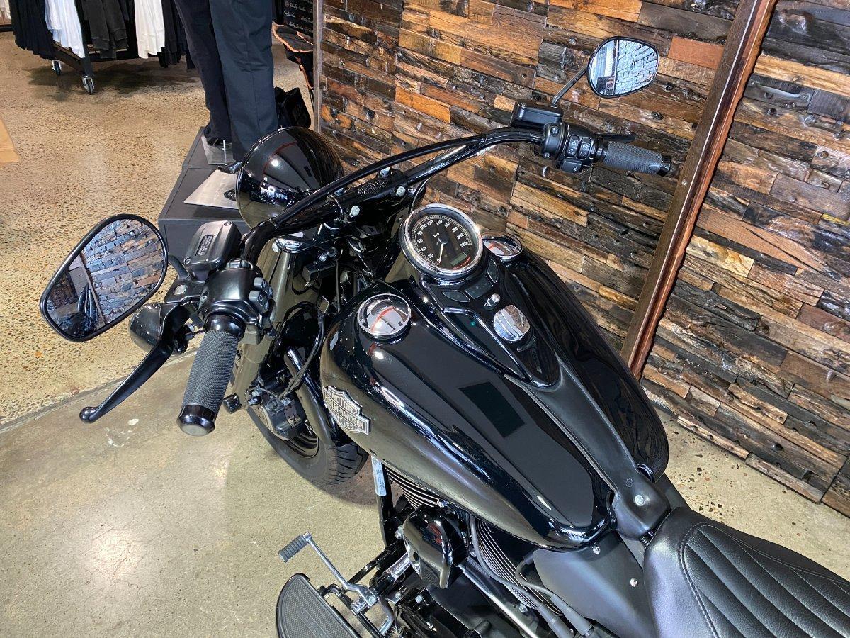 2017 HARLEY-DAVIDSON FLSS SOFTAIL SLIM S CRUISER