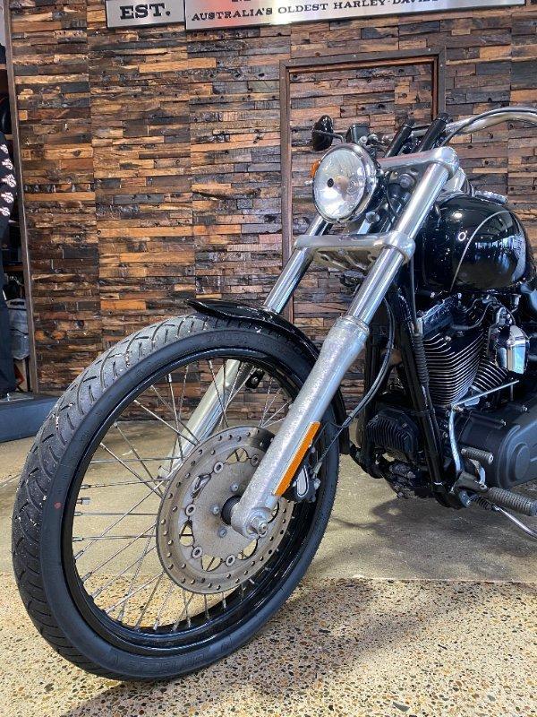 2017 HARLEY-DAVIDSON FXDWG WIDE GLIDE CRUISER