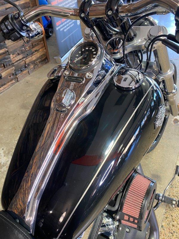 2017 HARLEY-DAVIDSON FXDWG WIDE GLIDE CRUISER
