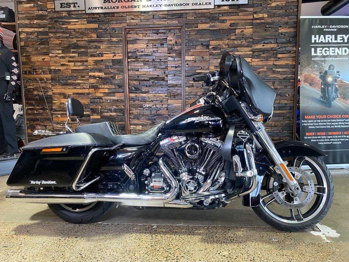 2014 HARLEY-DAVIDSON FLHX STREET GLIDE CRUISER