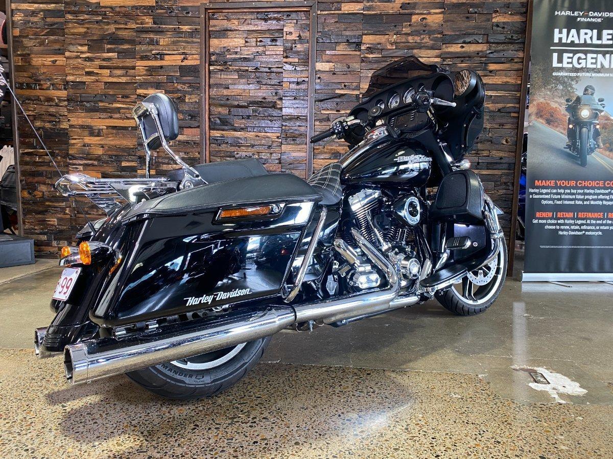 2014 HARLEY-DAVIDSON FLHX STREET GLIDE CRUISER