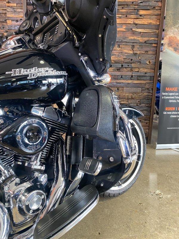 2014 HARLEY-DAVIDSON FLHX STREET GLIDE CRUISER