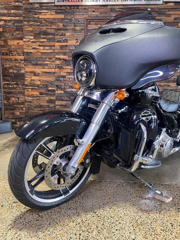 2014 HARLEY-DAVIDSON FLHX STREET GLIDE CRUISER
